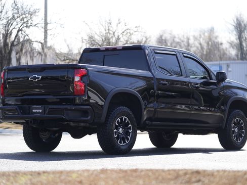 Used 2025 Chevrolet Silverado 1500 ZR2 w/ Technology Package image 48