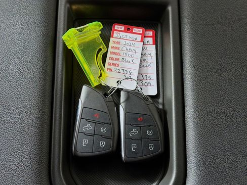 Used 2024 Chevrolet Silverado 1500 Custom image 31