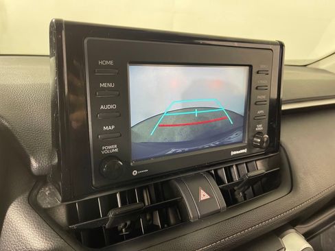 Certified 2021 Toyota RAV4 LE image 21