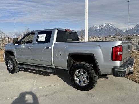 Used 2019 GMC Sierra 3500 Denali w/ Duramax Plus Package image 3