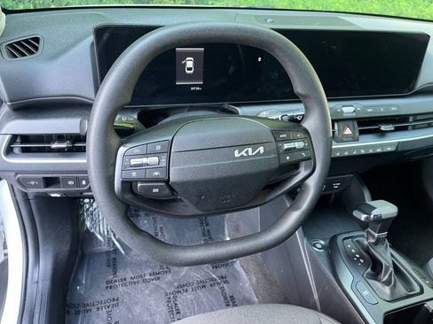 Used 2025 Kia K4 FWD image 27