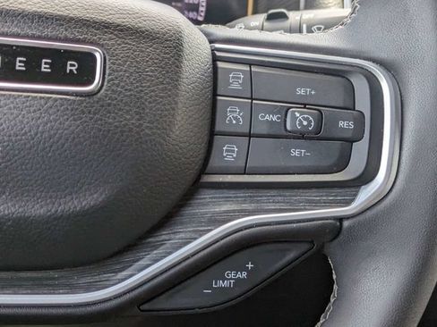 Used 2024 Jeep Wagoneer Series II w/ Flexible Seating Group AWD/4WD image 30