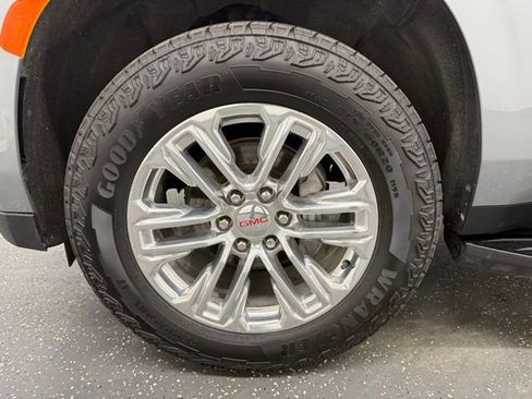 Used 2023 GMC Yukon SLT image 19