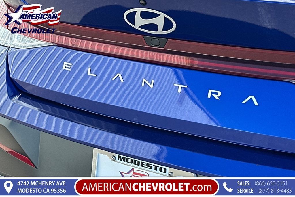 Used 2025 Hyundai Elantra SEL FWD image 38