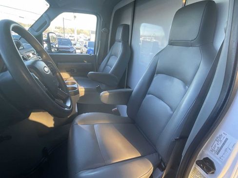 Used 2023 Ford E-350 and Econoline 350 Super Duty w/ Power Windows & Locks Group image 16