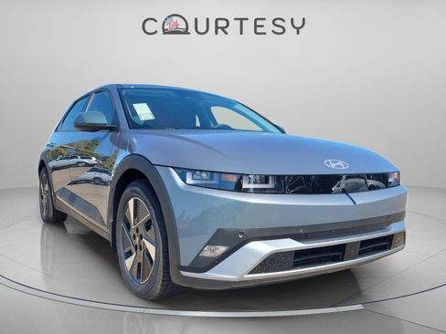 New 2026 Hyundai Ioniq 5 SEL image 4