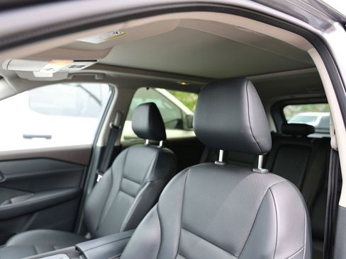 Used 2023 Nissan Rogue SV w/ SV Premium B Package AWD/4WD image 10
