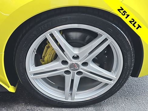 Used 2024 Chevrolet Corvette Stingray Preferred Conv w/ Z51 Performance Package RWD image 12