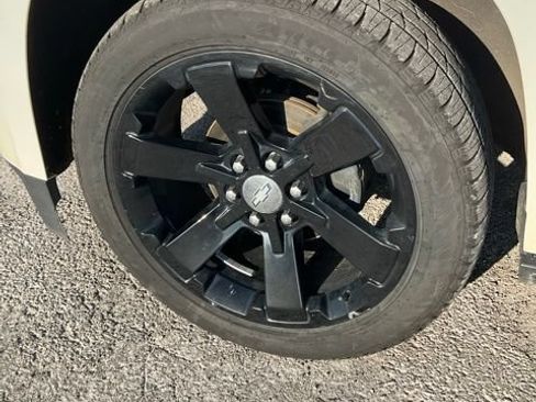 Used 2015 Chevrolet Tahoe LTZ AWD/4WD image 5