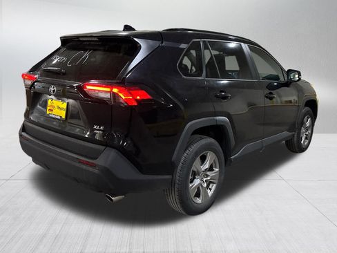 Used 2025 Toyota RAV4 XLE image 6