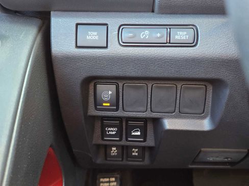 Used 2023 Nissan Frontier PRO-4X w/ Technology Package image 23