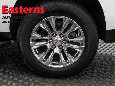 Used 2025 GMC Yukon XL Denali AWD/4WD image 38