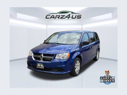 Used 2019 Dodge Grand Caravan SE w/ UConnect Hands-Free Group