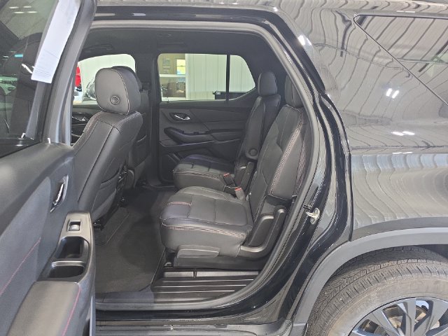 Used 2023 Chevrolet Traverse RS AWD/4WD image 25