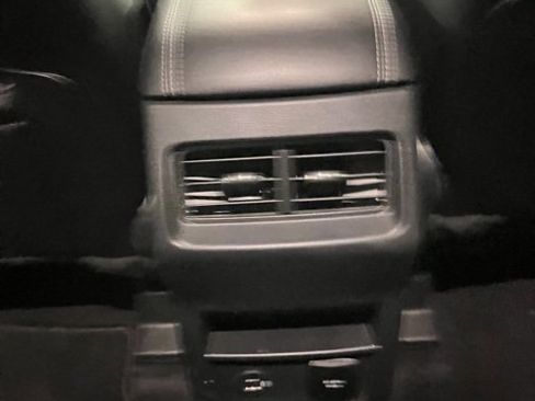 Used 2022 Ford Edge Titanium image 30