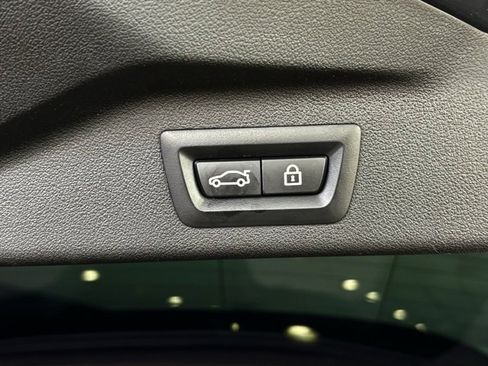 Used 2022 BMW X7 M50i image 32