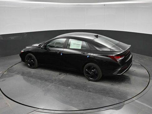 New 2026 Hyundai Elantra SEL Sport FWD image 31