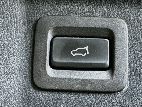 Used 2020 MAZDA CX-9 Touring w/ Touring Premium Package FWD image 31