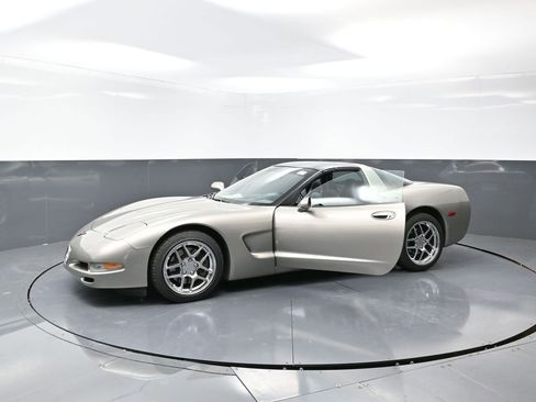 Used 2000 Chevrolet Corvette Coupe w/ Memory Pkg image 46