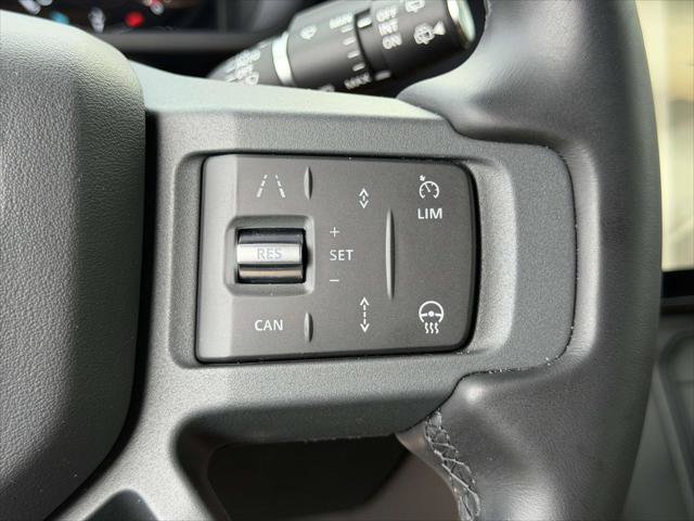 Used 2026 Land Rover Defender 110 X-Dynamic SE AWD/4WD image 25