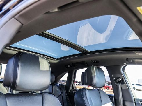 Used 2018 Porsche Macan image 16