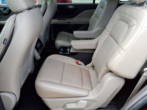 Used 2022 Lincoln Aviator Reserve w/ Equipment Group 201A RWD image 10