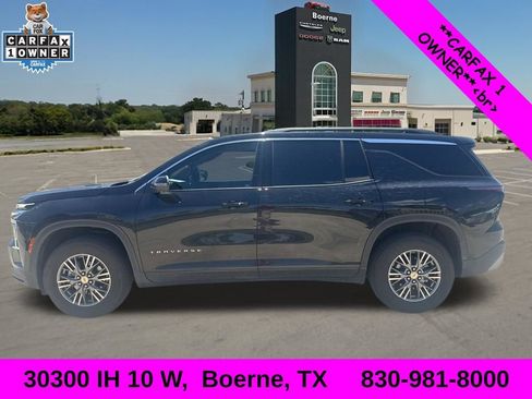 Used 2025 Chevrolet Traverse LT w/ Driver Confidence Package FWD image 1