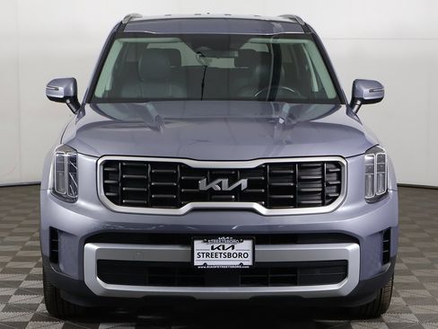 Used 2023 Kia Telluride S image 12