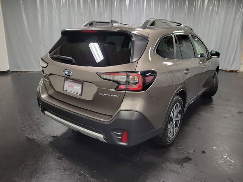 Used 2022 Subaru Outback Limited AWD/4WD image 8