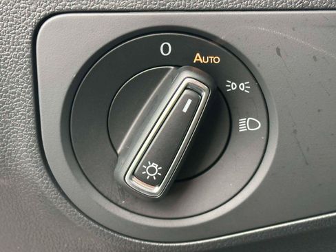 Certified 2023 Volkswagen Tiguan SE image 19