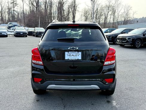 Used 2020 Chevrolet Trax LT w/ Sun & Sound Package image 5