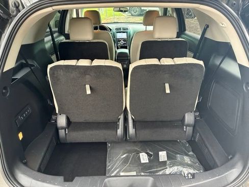 Used 2017 Ford Explorer Platinum AWD/4WD image 8