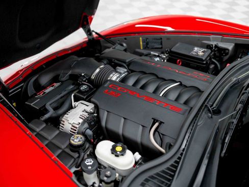 Used 2009 Chevrolet Corvette Coupe w/ Z51 Performance Package RWD image 76