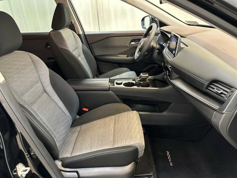 Certified 2023 Nissan Rogue SV image 13