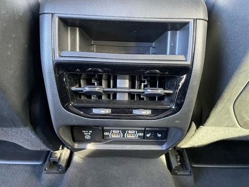 Used 2024 Jeep Grand Cherokee Limited image 32