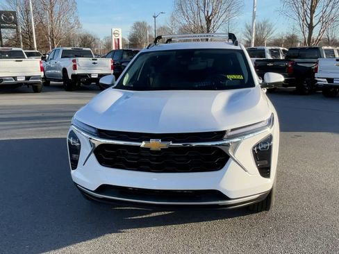 New 2025 Chevrolet Trax LT w/ Driver Confidence Package image 3