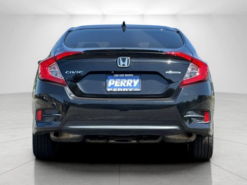 Used 2016 Honda Civic Touring image 4