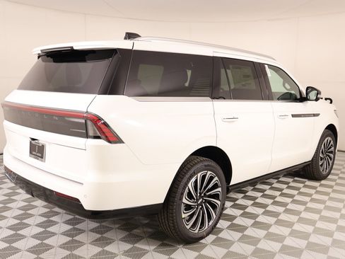 New 2026 Lincoln Navigator Black Label AWD/4WD image 22