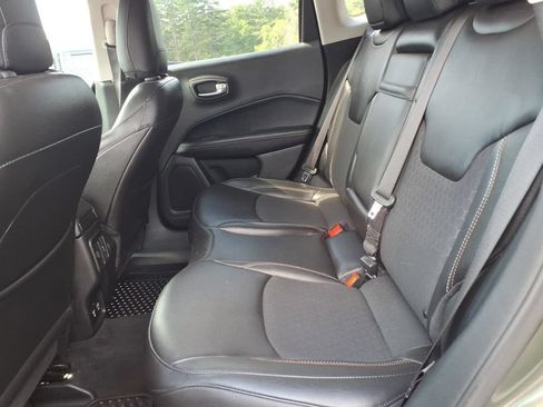 Used 2019 Jeep Compass Latitude w/ Cold Weather Group AWD/4WD image 14