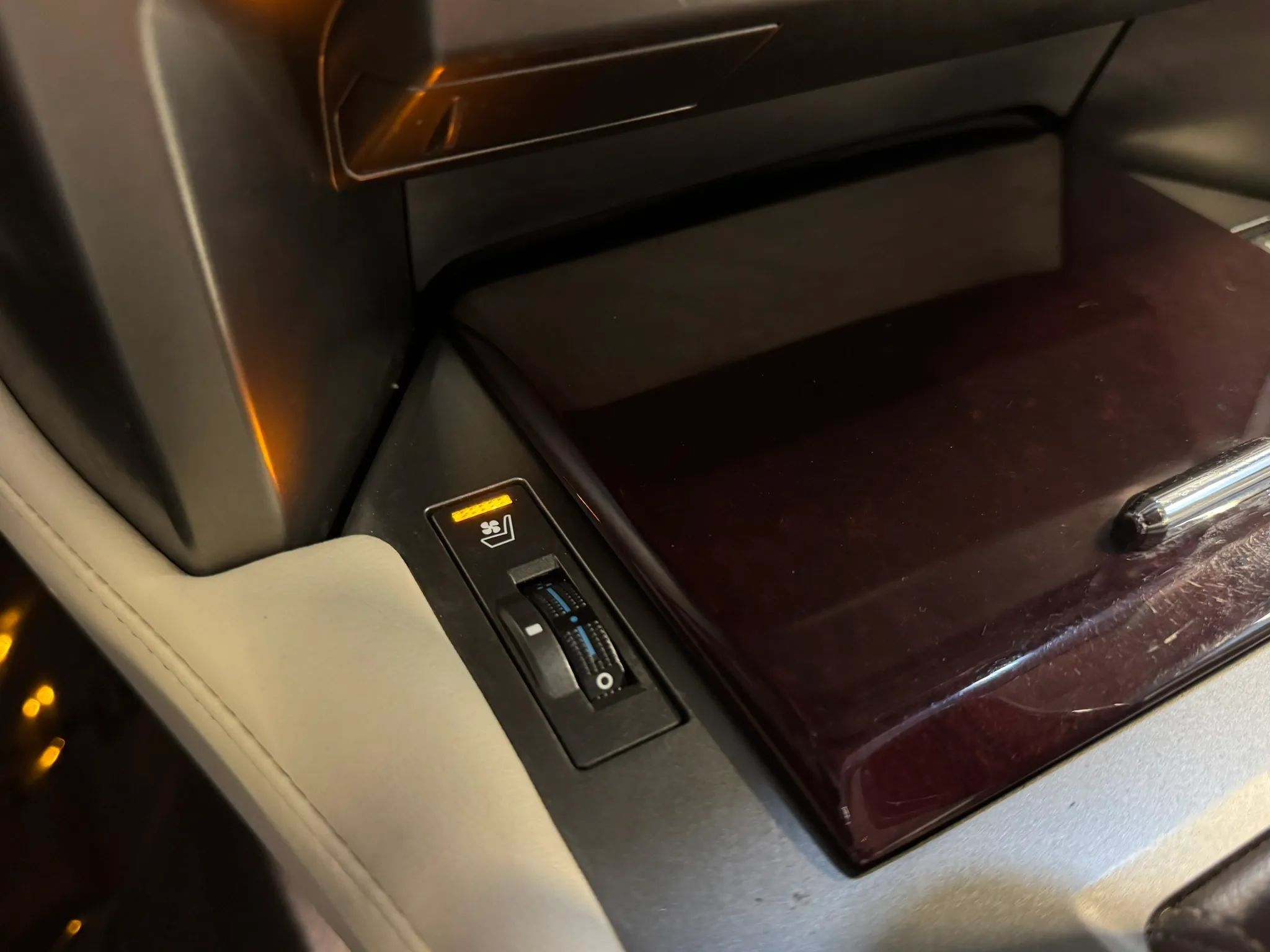Used 2015 Lexus GX 460 w/ Premium Package AWD/4WD image 18