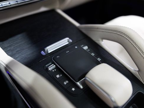 Used 2022 Mercedes-Benz GLE 350 4MATIC image 32