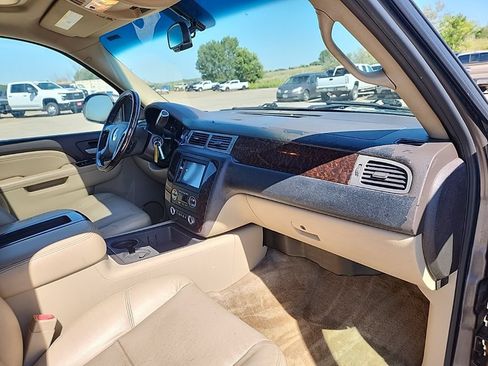 Used 2011 GMC Yukon XL Denali AWD/4WD image 43