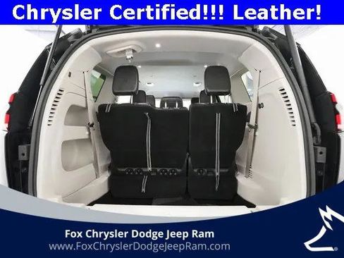 Certified 2024 Chrysler Pacifica Touring-L image 10