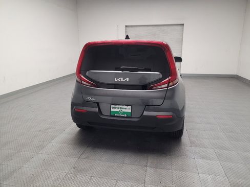 Used 2022 Kia Soul LX FWD image 7