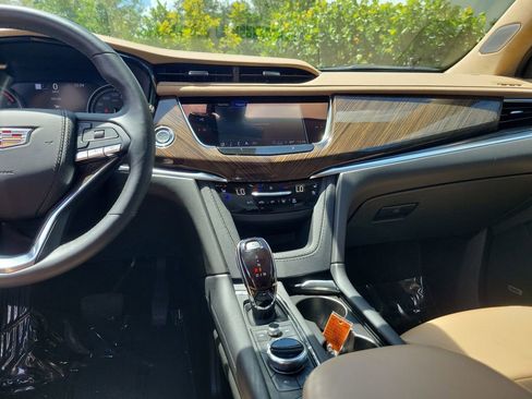 Certified 2024 Cadillac XT6 Premium Luxury w/ Platinum Package FWD image 19