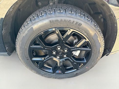 Used 2025 Ford Maverick XLT w/ Equipment Group 301A image 29