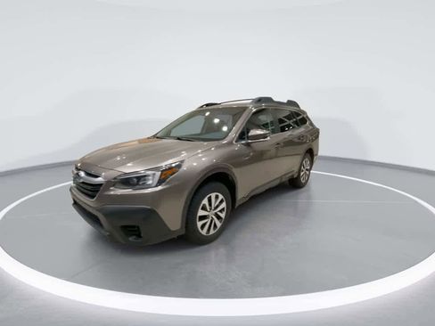 Used 2022 Subaru Outback Premium image 4