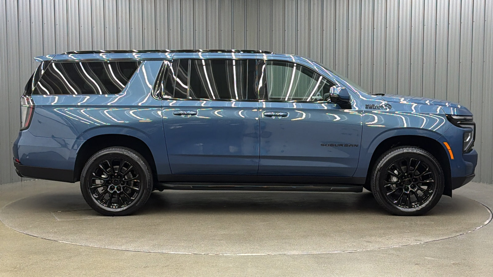Used 2026 Chevrolet Suburban High Country w/ Sun And Tow Package AWD/4WD image 6