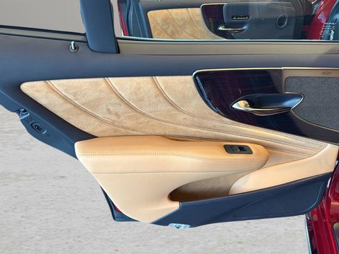 Certified 2025 Lexus LS 500 AWD w/ Luxury Package image 14