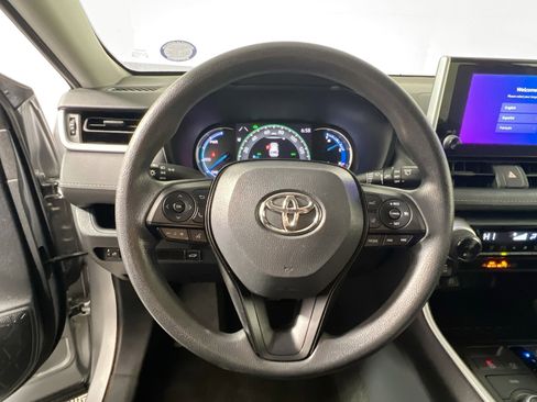 Used 2024 Toyota RAV4 XLE image 17